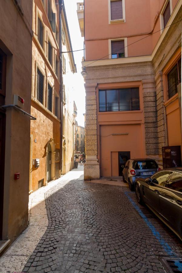 Montecchi *