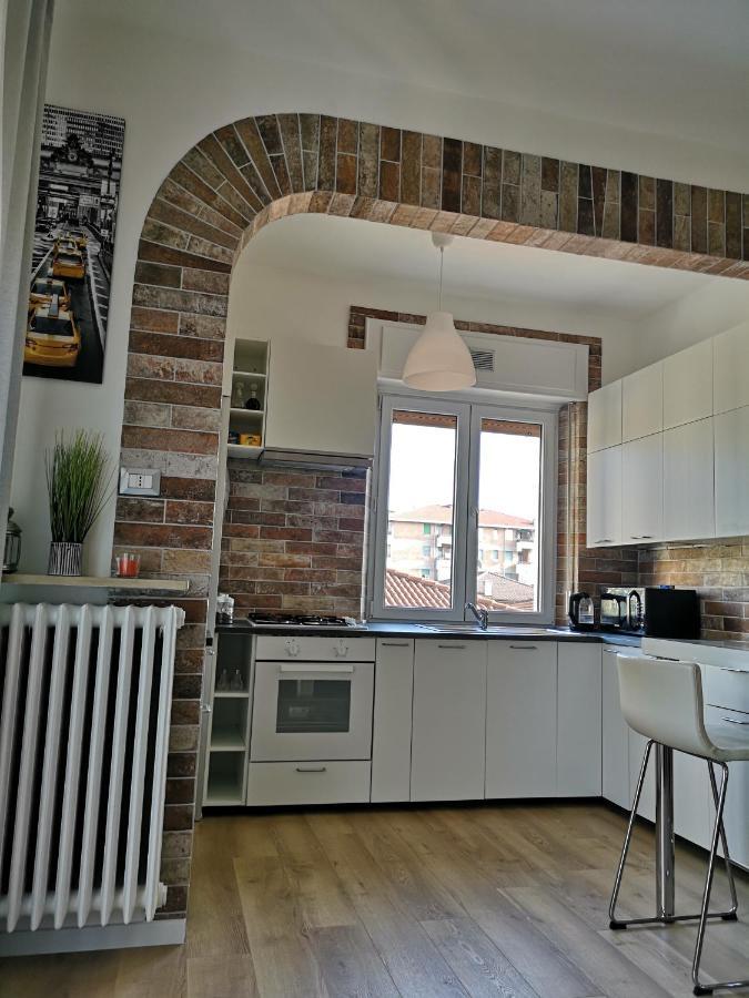Queen East Apartment *