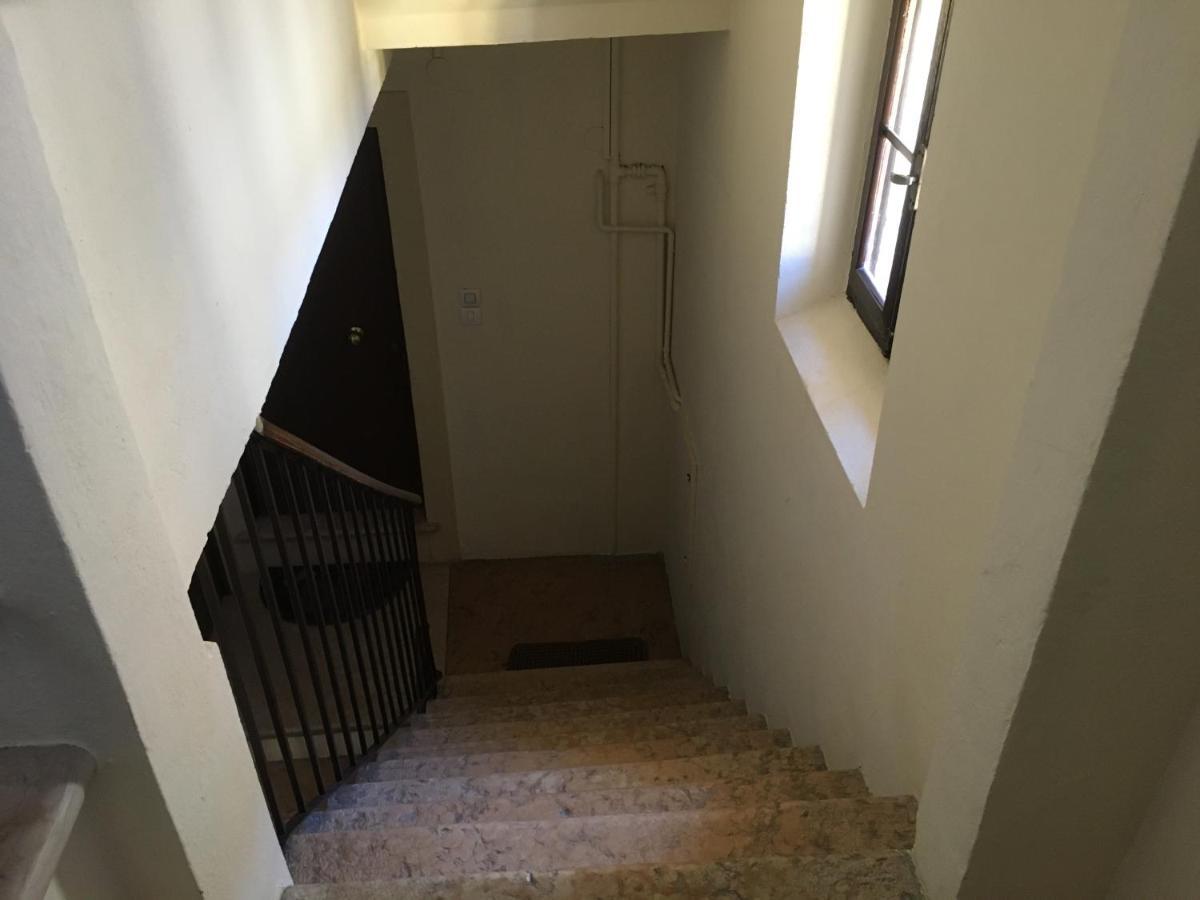 Arela Apartment *