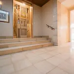 Leoncino Apartment