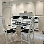 Ghibellines Apartments