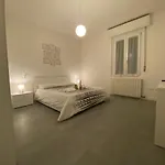 The Chic Holiday Apartment