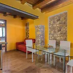 Stylish 2 Bedroom With Balcony