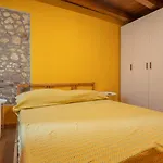 Stylish 2 Bedroom With Balcony