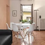 Flats4Rent Luca