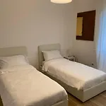 Unique Apartment Elena