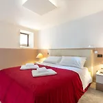 Romeo And Juliet Apartments