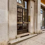 3Br Close To Arena Free P