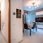 Design House 15Min To City - Wifi & Free Parking