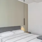 Verona Central Apartment With Balconies!
