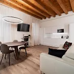 Flores Home