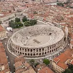 Graziosa Mansarda Centro Verona