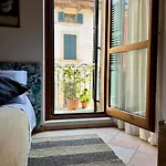Bright, Cozy Apartment In The Heart Of Verona