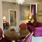 Lady Capulet Apartments
