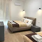 Fiera Rooms