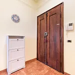 Piazza Isolo Central Apartment