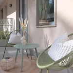 Atelier River Charm Near Adige, Center & Game Room