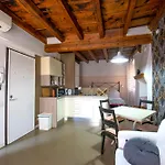 Starhouse 5 Min To City Center & Wifi