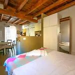 Starhouse 5 Min To City Center & Wifi