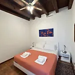 Marinesca Room