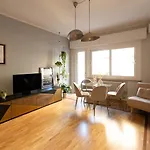Trade Junior Suite