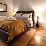 Trade Junior Suite