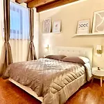 Rosso Verona Suite-Free Parking