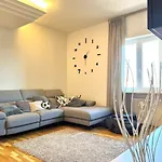 Spacious Apartment In Verona
