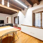 Leoncino 9 City Apartment