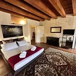 Truly Verona - Delle Erbe Suites