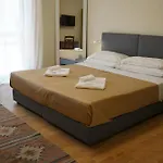 Avenue Rooms