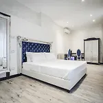 Arena Easy Suites Guesthouse