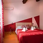 Verona For Rent Red Theater