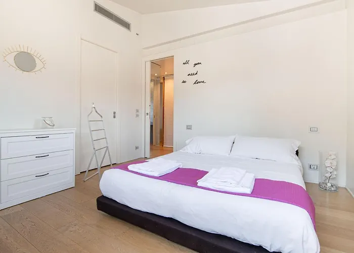 Stunning Top Floor Flat In The Heart Of Verona