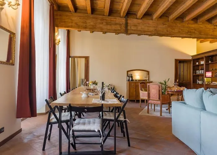 Magnificent 1800 In The Heart Of Verona