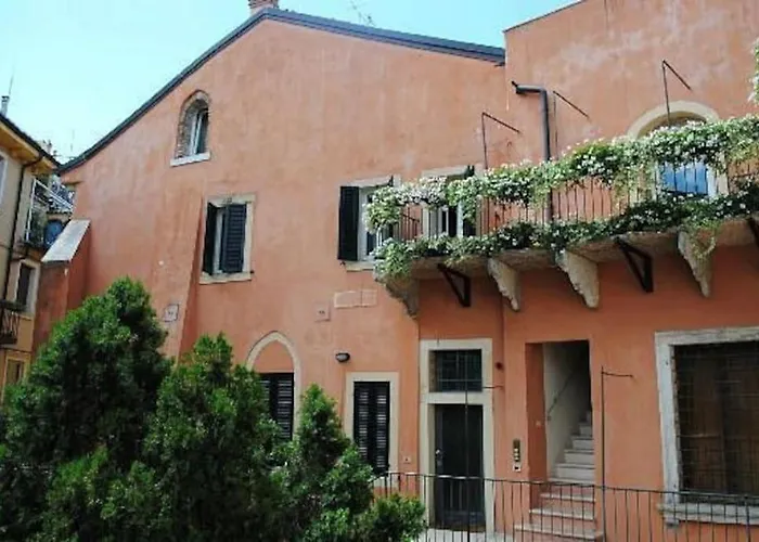 Abbraccio Di Verona