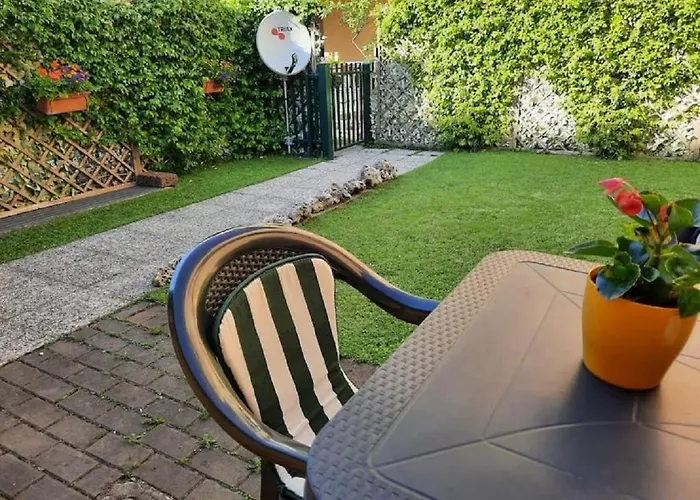 La Casa Di Davide Con Giardino E Garage