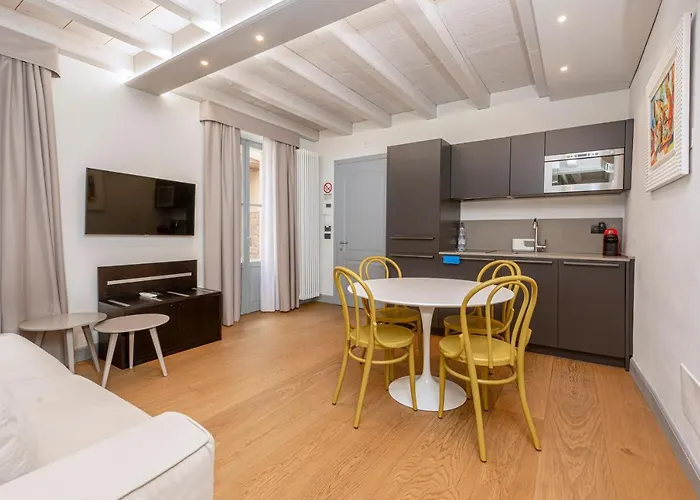 Verona Cathedral Apartments