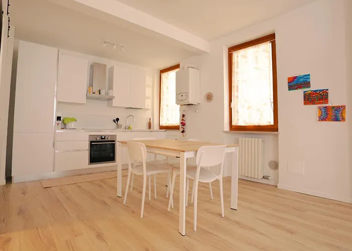 Licia Flat - Arena