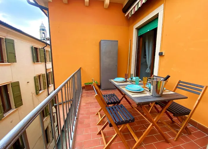 Juliet\'S Terrace On The River