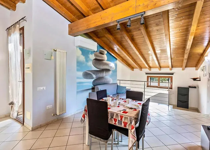 Elegant Apartment In Verona 75 M² With Balcony
