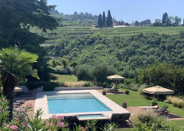 Torre Di Terzolan With Pool, Jacuzzi And Golf Putt