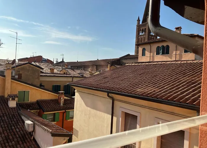Via Fama, 7, Vista Sui Tetti Di Verona