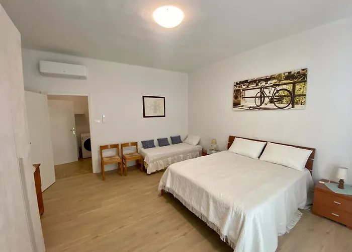 Polly\'S Apartment 1 Floor