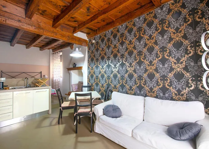 Starhouse 5 Min To City Center & Wifi