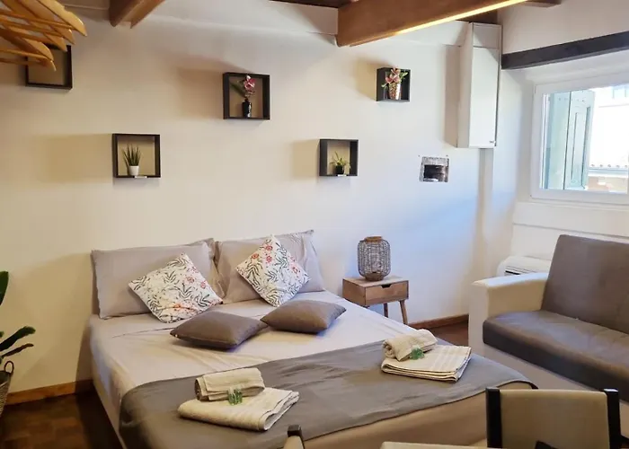 Fata Apartament Verona Centro
