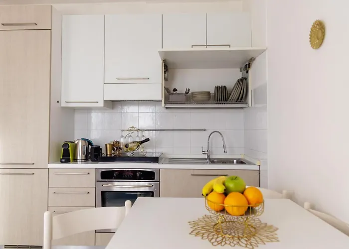 Arryanna Apartment