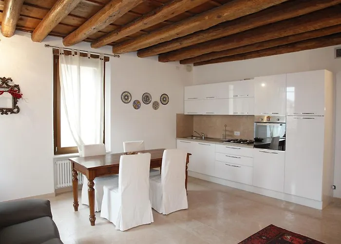 Centre 2 Bedroom Flat