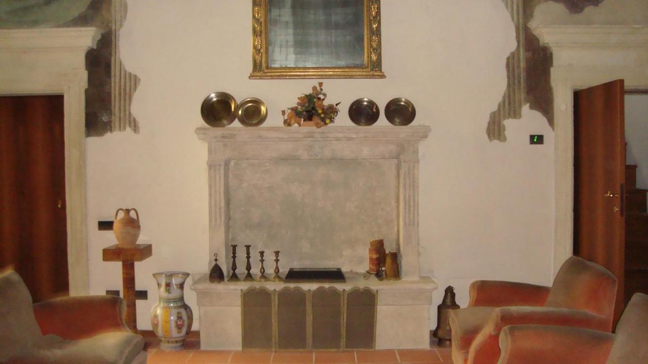 Palazzo Rinascimentale Con Affreschi Verona