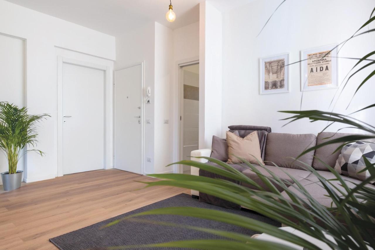 Opera & Expo Apartment *